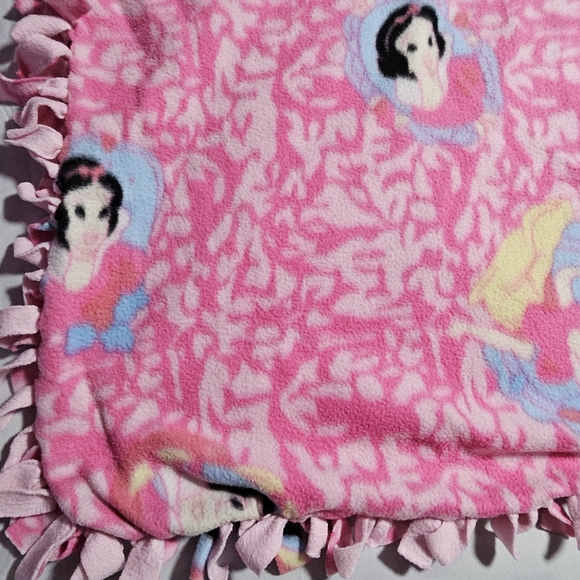 homemade hand tied pink Snow White baby throw blanket  approx. 52" by 60" - Picture 14 of 15